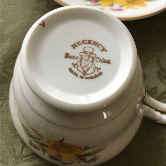 China bone porcelain cup and saucer - Picture 4 of 5